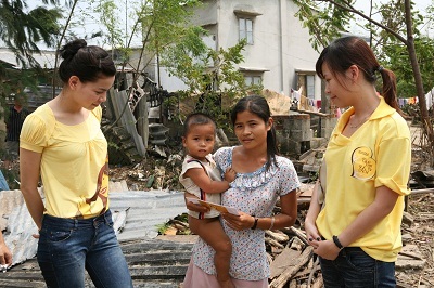 “Và em đã yêu” làm từ thiện trước đêm diễn tại Đà Nẵng - 1