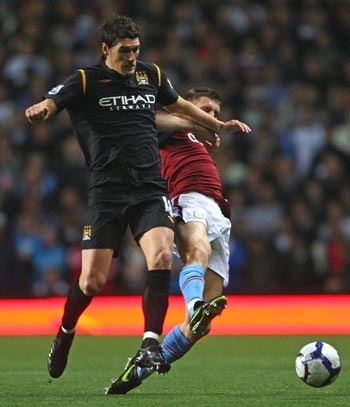 Bellamy “giải cứu” Man City tại Villa Park - 3 Bellamy “giải cứu” Man City tại Villa Park - 3
