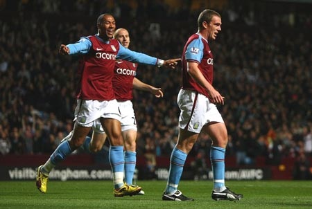 Bellamy “giải cứu” Man City tại Villa Park - 2 Bellamy “giải cứu” Man City tại Villa Park - 2