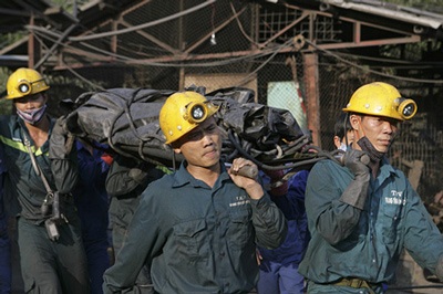 Tìm thấy thi thể 2 công nhân cuối cùng - 1