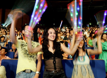 Boys Like Girls làm “điên đảo” giới trẻ Thủ đô - 8 Boys Like Girls làm “điên đảo” giới trẻ Thủ đô - 8