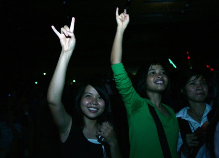 Boys Like Girls làm “điên đảo” giới trẻ Thủ đô - 4 Boys Like Girls làm “điên đảo” giới trẻ Thủ đô - 4