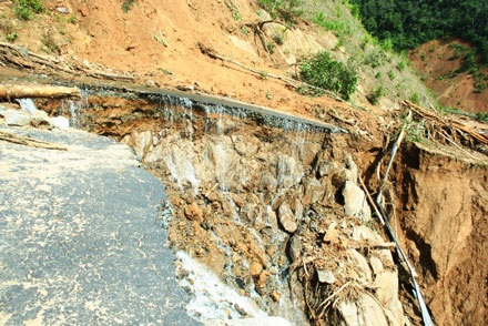 Vừa đi vừa nghe núi lở - 4