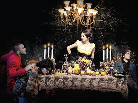 Thần thoại - Bữa tiệc thời trang của các “chân dài” - 4