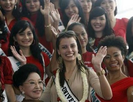 “Choáng” vì gương mặt mộc của Hoa hậu Hoàn vũ - 4