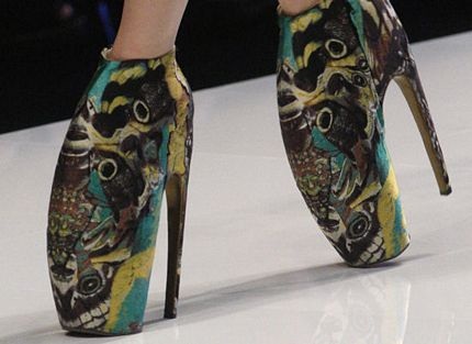 Bộ sưu tập giày kỳ quái "chấn động" làng thời trang - 1
