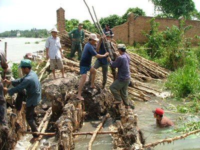 Vỡ bờ bao sông Sài Gòn, dân khốn khổ vì triều cường - 4