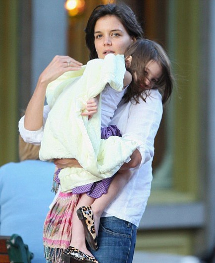 Cuộc sống của bé Suri Cruise thực sự thế nào? - 3 Cuộc sống của bé Suri Cruise thực sự thế nào? - 3