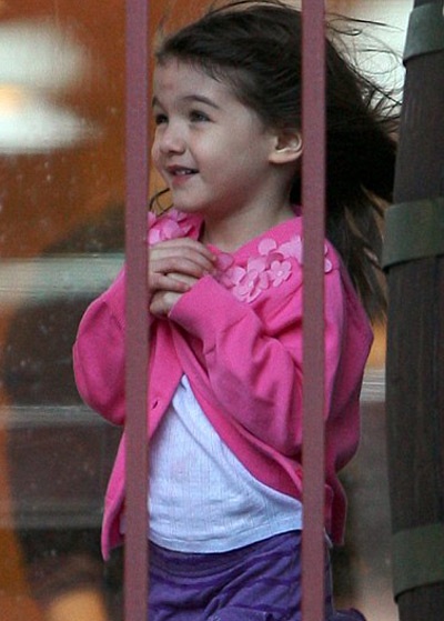Cuộc sống của bé Suri Cruise thực sự thế nào? - 1 Cuộc sống của bé Suri Cruise thực sự thế nào? - 1