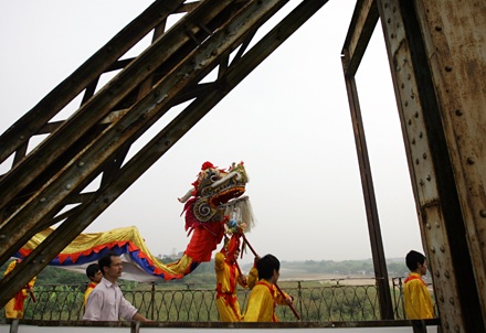 Ngược thời gian trên những nhịp cầu Long Biên - 10