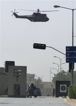 Chiến binh tấn công trụ sở quân đội Pakistan, 10 người thiệt mạng - 1 Chiến binh tấn công trụ sở quân đội Pakistan, 10 người thiệt mạng - 1
