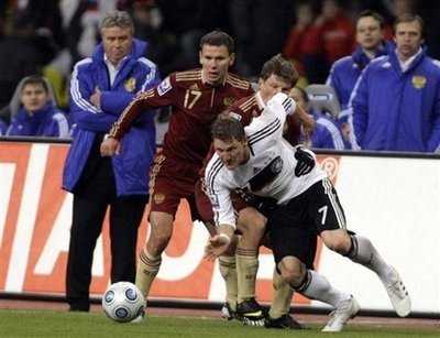 Hạ “gấu Nga”, Đức đoạt vé dự World Cup 2010 - 3