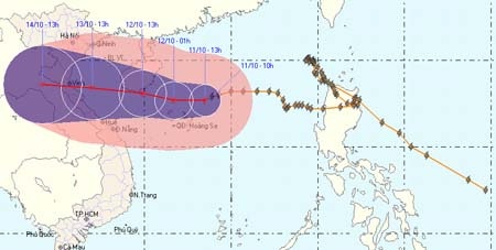 Đêm nay, bão số 10 đe dọa biển Quảng Trị - Quảng Ngãi - 1