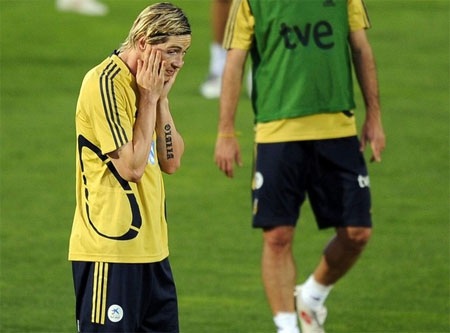 Tây Ban Nha mất Torres, Iniesta trước trận gặp Bosnia - 1