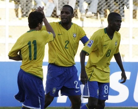 Brazil bại trận dưới tay Bolivia tại La Paz - 3 Brazil bại trận dưới tay Bolivia tại La Paz - 3
