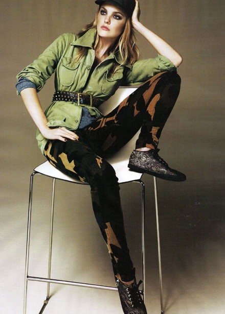 Trẻ trung Caroline Trentini - 7