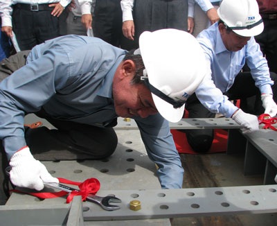 Hợp long cầu Cần Thơ, nối liền 2 bờ sông Hậu - 2