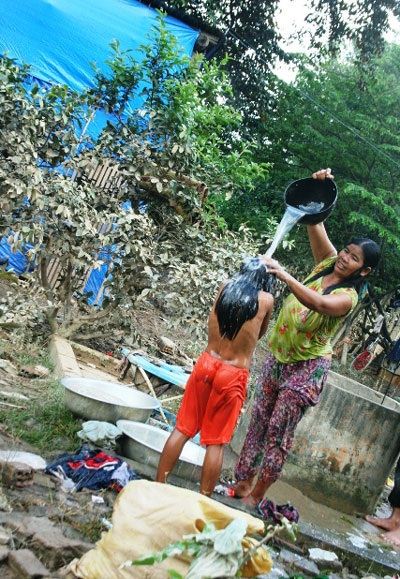 Nụ cười Ba Na sau cơn bão số 9 - 7