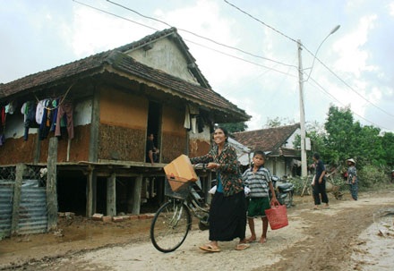 Nụ cười Ba Na sau cơn bão số 9 - 4