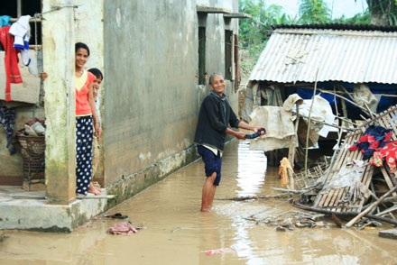 Nụ cười Ba Na sau cơn bão số 9 - 11