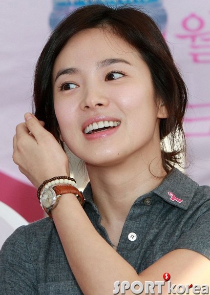 Song Hye Kyo rạng rỡ trong nắng thu - 4