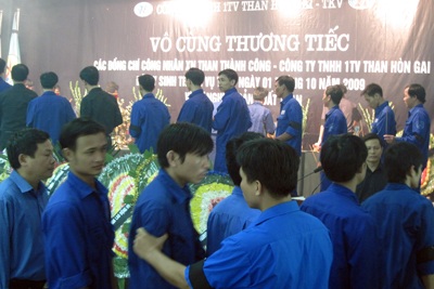 Truy điệu 4 nạn nhân trong vụ bục túi nước hầm lò - 2 Truy điệu 4 nạn nhân trong vụ bục túi nước hầm lò - 2