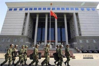 Trung Quốc tuyên tử hình 6 người liên quan đến vụ Tân Cương - 1 Trung Quốc tuyên tử hình 6 người liên quan đến vụ Tân Cương - 1