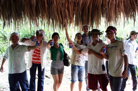 Cười hết cỡ với “đua heo miệt vườn” - 7 Cười hết cỡ với “đua heo miệt vườn” - 7