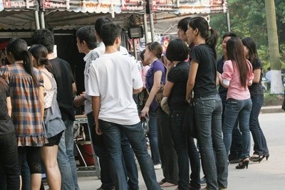 Ngôi nhà ma ở Hà Nội hút... giới trẻ - 1 Ngôi nhà ma ở Hà Nội hút... giới trẻ - 1