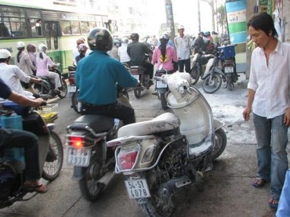 TPHCM: Xe Attila bỗng nhiên bốc cháy  - 1