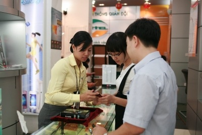 Khách hàng thứ 3 triệu và 3 năm Hệ thống bán lẻ Viettel - 1