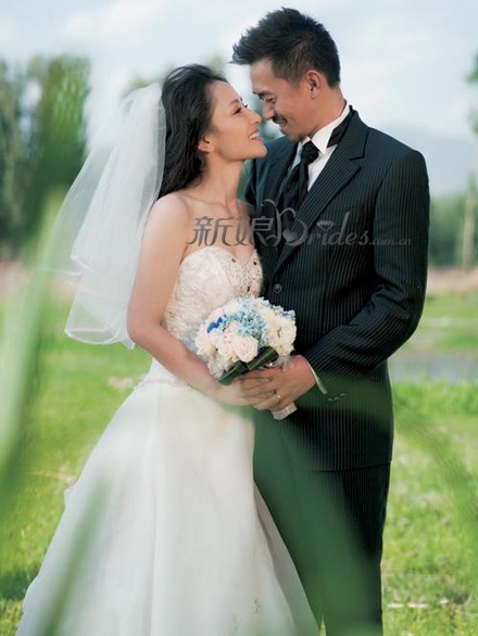 Vương Học Binh "khoe" ảnh cưới lãng mạn - 2