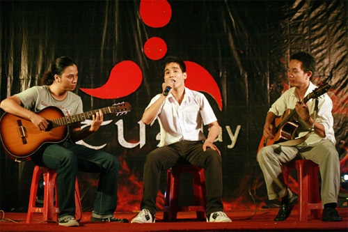 Sinh viên Ngoại Thương cực nhộn với “Đêm mặt trời” - 8 Sinh viên Ngoại Thương cực nhộn với “Đêm mặt trời” - 8