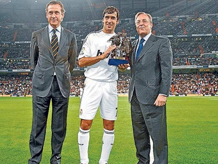 Raul sung sướng khi đi vào lịch sử Real Madrid - 1