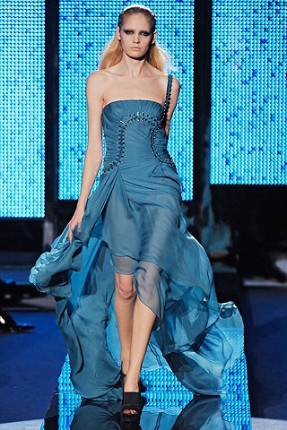 BST thu đông 2009 của Versace - 1
