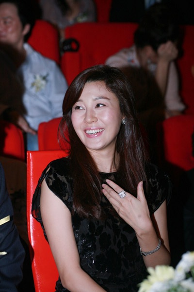 Kim Ha Neul: “Tôi đã trưởng thành hơn qua những tin đồn” - 7 Kim Ha Neul: “Tôi đã trưởng thành hơn qua những tin đồn” - 7