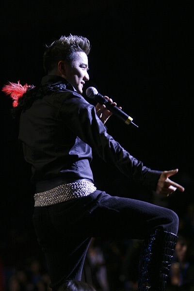 Những cô gái xinh đẹp SNSD sôi động trên sân khấu Thủ đô - 12