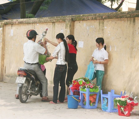 Sôi động thị trường quà tặng 20/10 - 3 Sôi động thị trường quà tặng 20/10 - 3