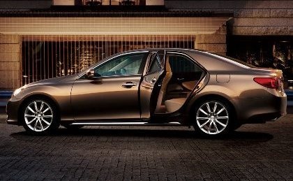 Lộ Diện Toyota Mark X Thế Hệ Mới | Báo Dân Trí