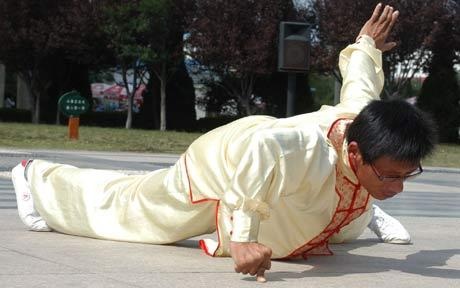 Chống đẩy bằng... 1 ngón tay - 1 Chống đẩy bằng... 1 ngón tay - 1