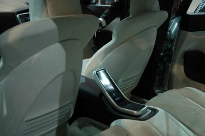 PX-MiEV - Tham vọng “xanh” của Mitsubishi - 12