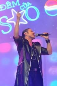 Đinh Mạnh Ninh giành phần thưởng đi Mỹ thu âm cùng Akon - 16 Đinh Mạnh Ninh giành phần thưởng đi Mỹ thu âm cùng Akon - 16
