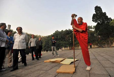 91 tuổi dẻo dai hơn thanh niên trai tráng - 2