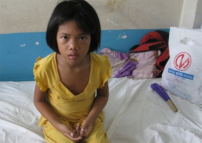 Cô bé nhà nghèo mắc căn bệnh "nhà giàu" - 1 Cô bé nhà nghèo mắc căn bệnh "nhà giàu" - 1