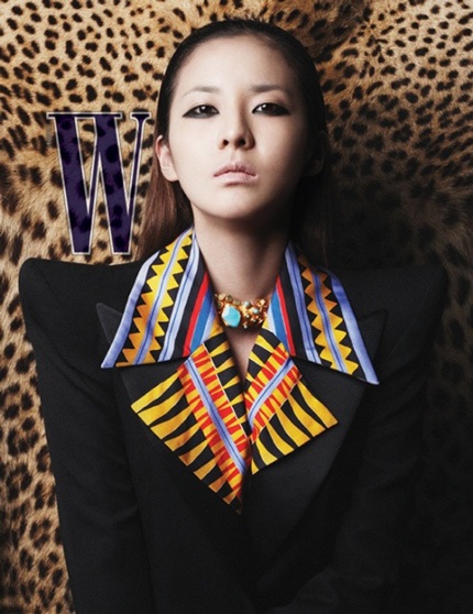 Các cô gái của 2NE1 thật lạ trên W - 1