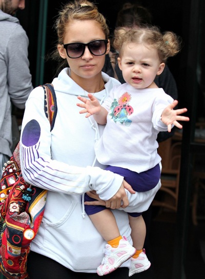 Nicole Richie khoe ảnh con trai cưng - 3 Nicole Richie khoe ảnh con trai cưng - 3