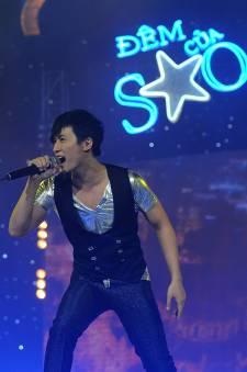 Đinh Mạnh Ninh giành phần thưởng đi Mỹ thu âm cùng Akon - 13 Đinh Mạnh Ninh giành phần thưởng đi Mỹ thu âm cùng Akon - 13