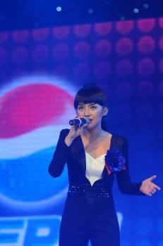 Đinh Mạnh Ninh giành phần thưởng đi Mỹ thu âm cùng Akon - 7 Đinh Mạnh Ninh giành phần thưởng đi Mỹ thu âm cùng Akon - 7