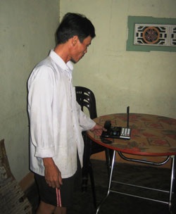 Dân “tố” muốn có điện phải mua kèm E-Com - 1