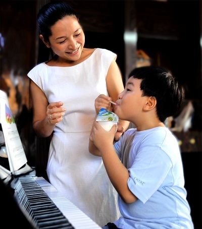 MC Quỳnh Hương: “ Chăm sóc gia đình là ưu tiên hàng đầu” - 2 MC Quỳnh Hương: “ Chăm sóc gia đình là ưu tiên hàng đầu” - 2